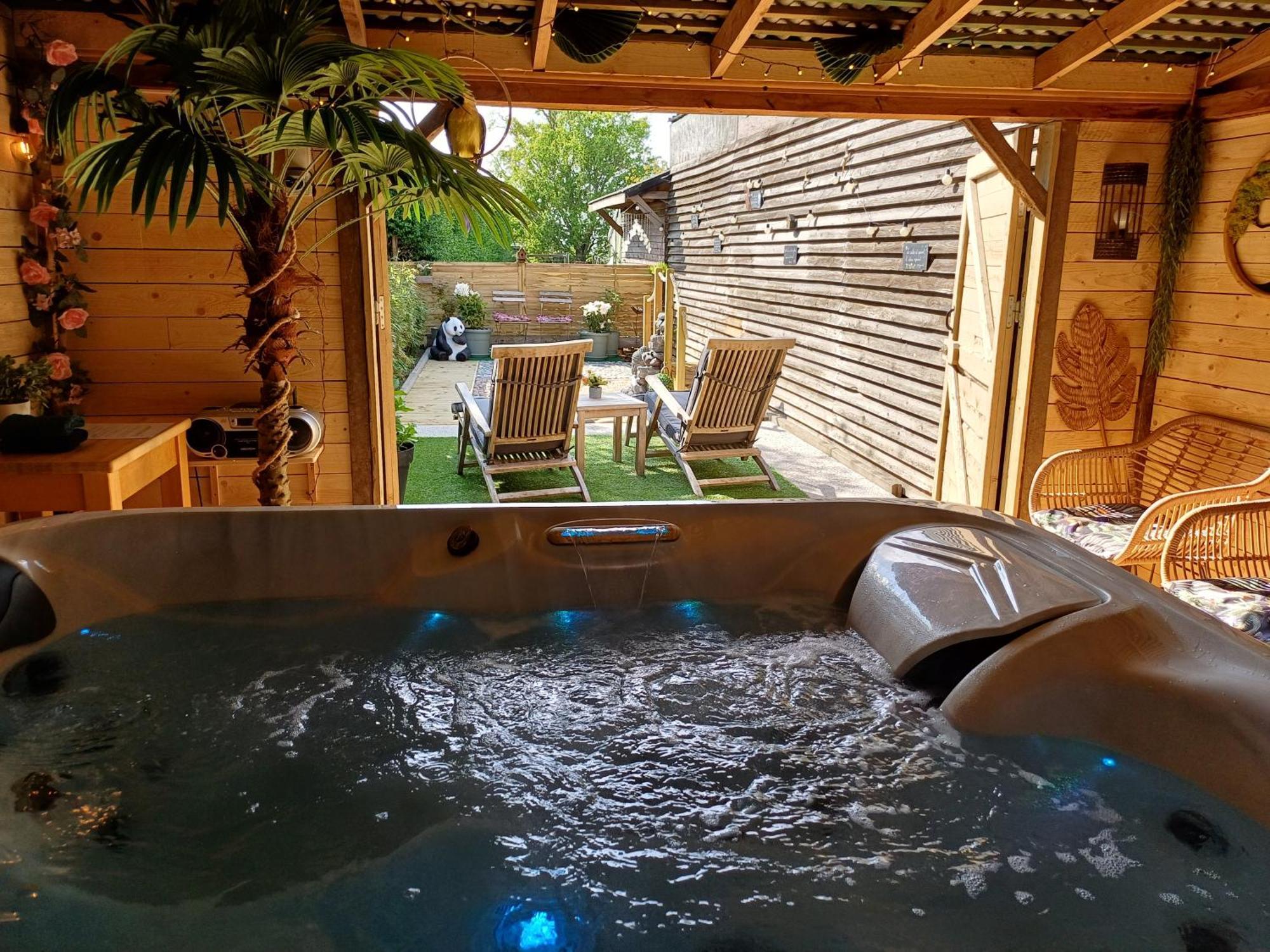 Entre Monts Et Collines B&B Et Spa En Option מראה חיצוני תמונה